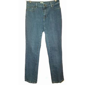 L.L.bean Classic fit blue jeans size 8 with a 29 inch inseam medium wash straigh